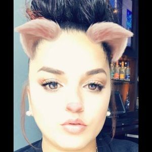 Meet your Posher, Xiomara